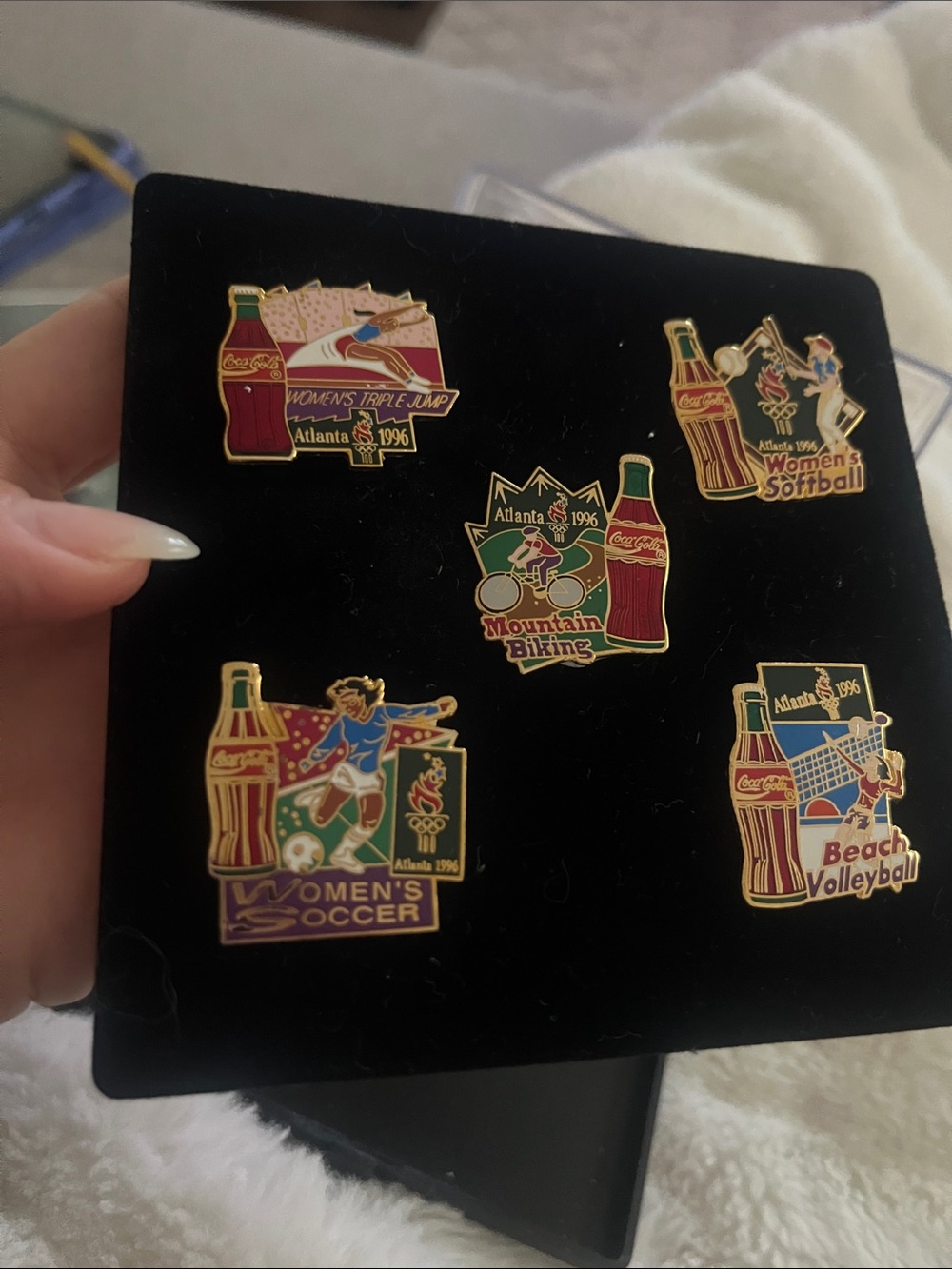 Coca cola collectable pins of sports - Picture 3 of 6